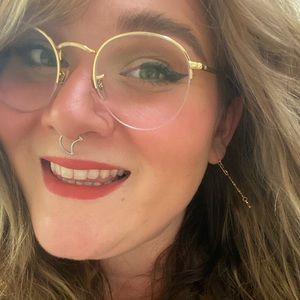 Meet your Posher, Molly